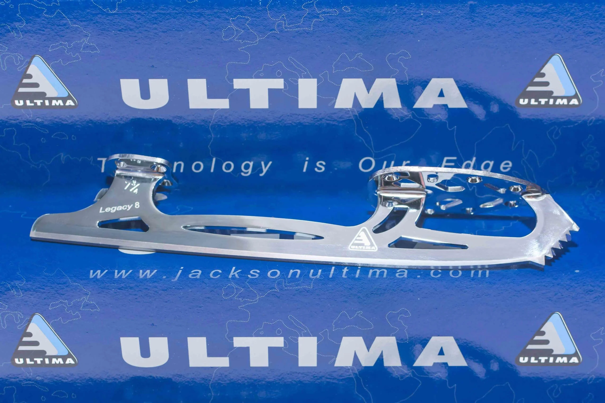 סכין מדגם LEGGACY מחברת ULTIMA JAKSON