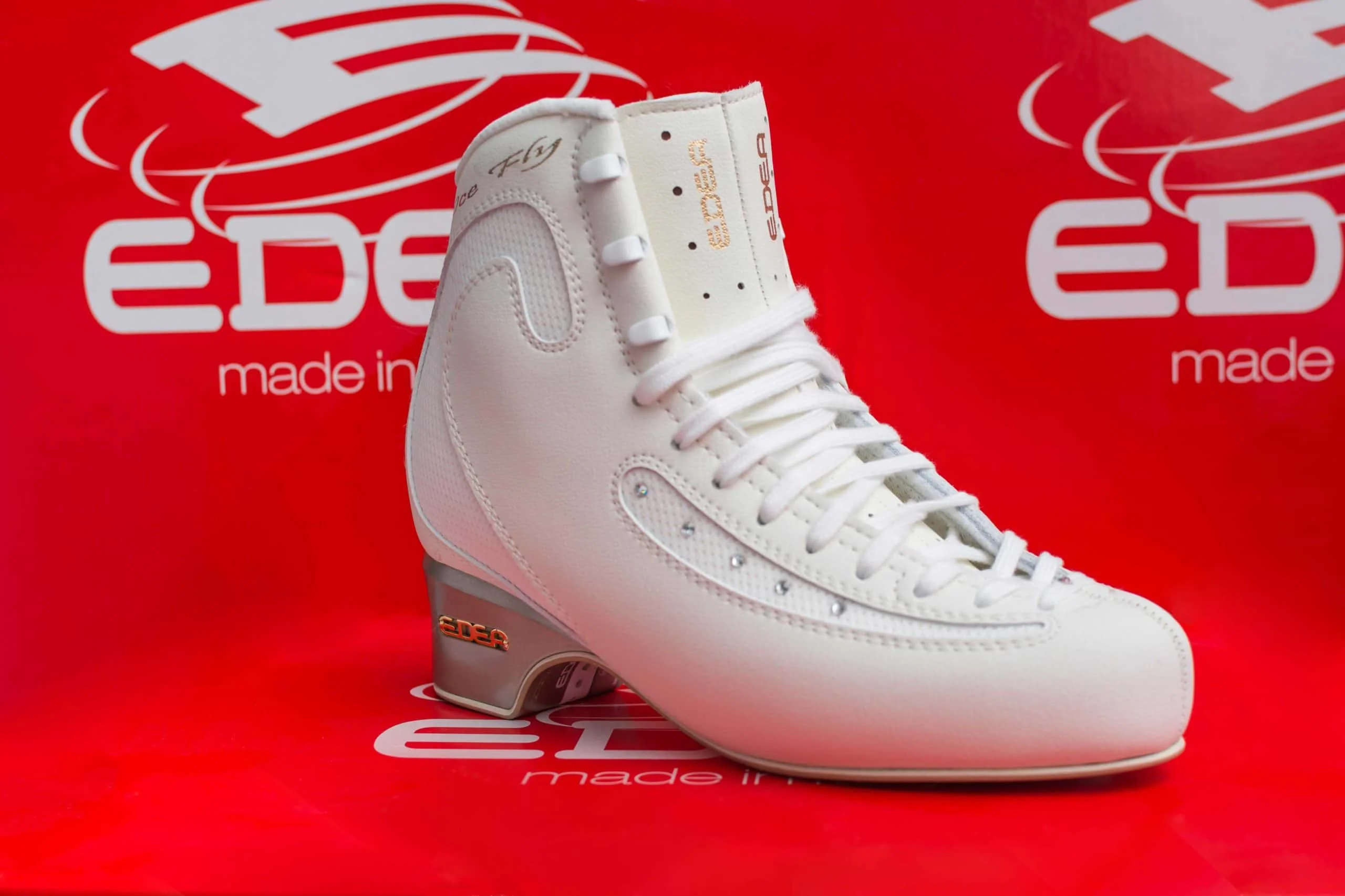 מחליקיים מדגם ICE FLY לבנות של חברת EDEA