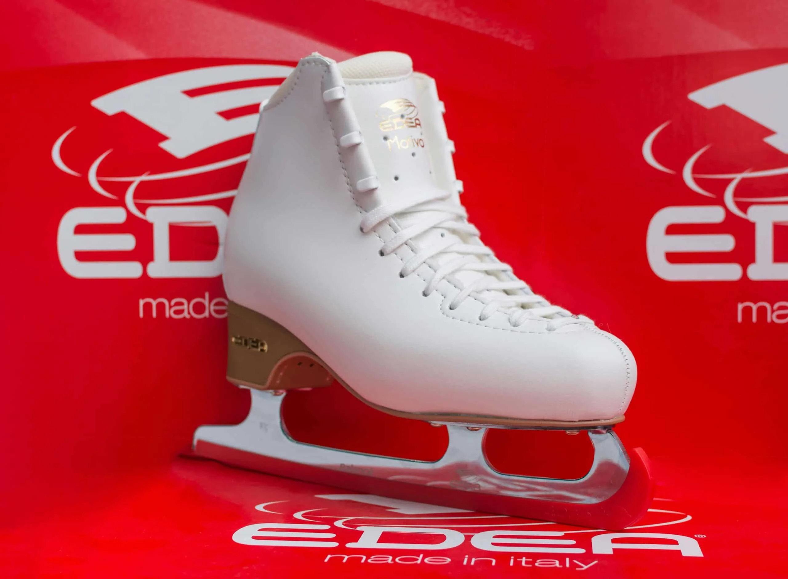 מחליקיים מדגם MOTIVO לבנות של חברת EDEA